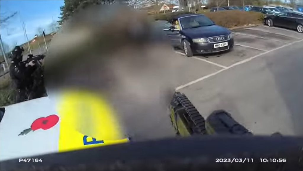 dramatic-video-shows-moment-armed-police-arrest-man-who-pulled-bb-gun-on-paramedics-in-tesco-car-park