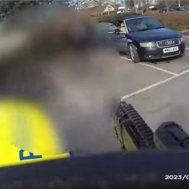 dramatic-video-shows-moment-armed-police-arrest-man-who-pulled-bb-gun-on-paramedics-in-tesco-car-park