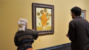 dramatic-video-shows-moment-just-stop-oil-throw-soup-over-van-gogh’s-sunflowers-for-second-time