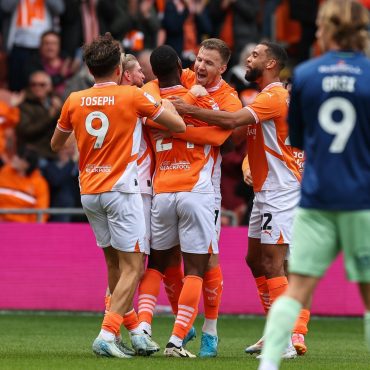 blackpool-player-ratings-v-burton-albion:-four-claim-8/10-as-seasiders-climb-up-the-table