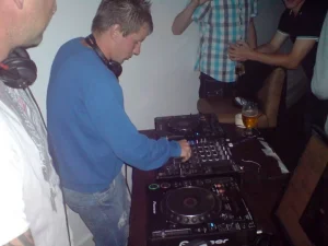 DJ Robbie G, on the decks